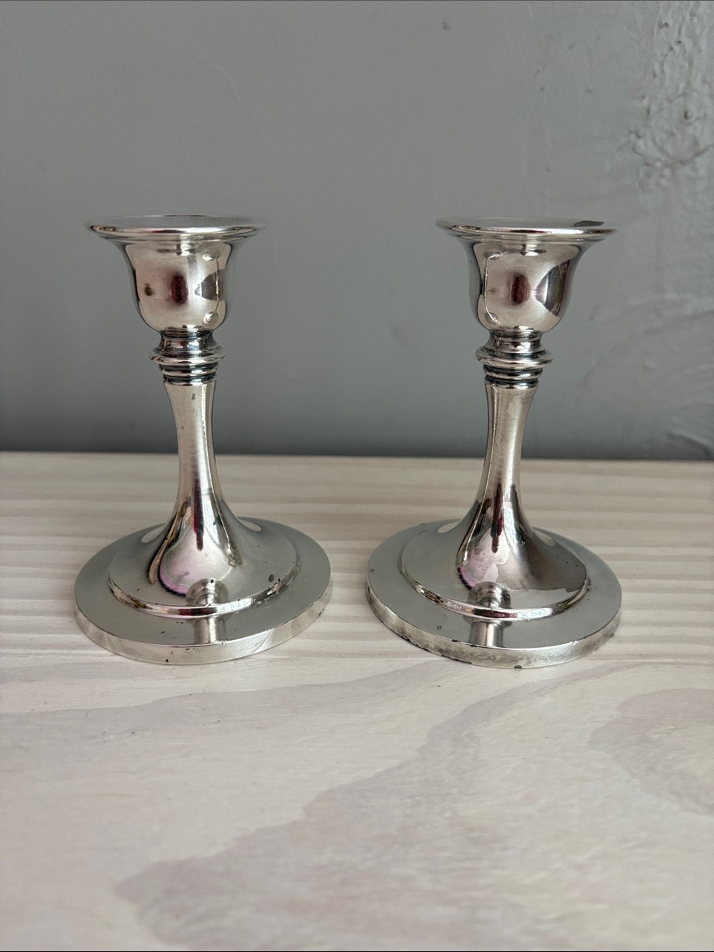 VTG Oneida Silversmiths Silver-Plated 4" Candlesticks - Pair